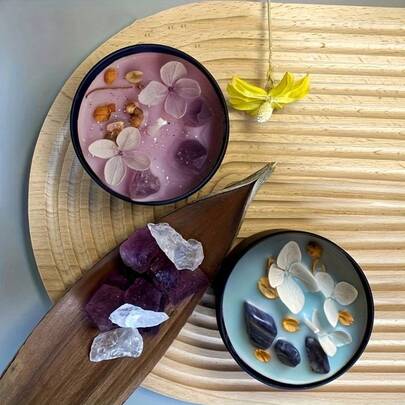 1 件水晶薰衣草香薰蜡烛，尺寸 2.36 英寸，香薰大豆蜡烛 - 薰衣草、雪松、迷迭香，镶嵌水晶和花瓣 - 非常适合家居装饰、送给恋人、朋友、情人节、母亲节的礼物、蜡烛制作用品