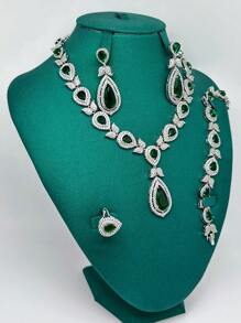 4 pièces Ensemble de bijoux de luxe pour femmes comprenant un collier, des boucles d'oreilles, une bague et un bracelet avec zirconium cubique vert. Convient pour les événements formels, les mariages, les mariées et les vacances. Coffret cadeau exquis
