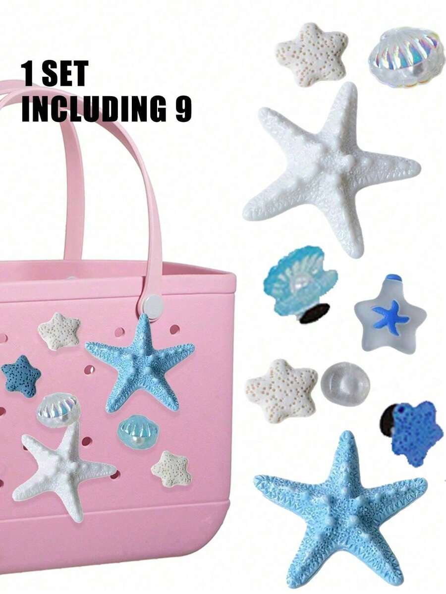 一套9个带有海星贝壳树脂装饰的沙滩包挂饰。套装包含耐用塑料制成的登山扣和装饰扣，包装精美。非常适合为您的沙滩包、钱包、手提包和沙滩配饰增添一抹海滩风情。 - 彩色 - 查看 1