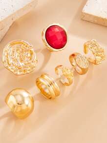 Ensemble de 7 bagues géométriques à la mode et luxueuses en faux cristal et métal, à plis liquides, pour femmes, polyvalentes et assorties, idéales pour toutes les occasions. Excellent choix de cadeau.