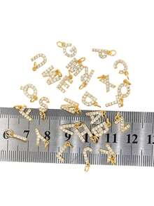 1 件金色 OT 扣项链，26 个字母 A-Z 吊坠项链，适合返校、毕业、节日礼物