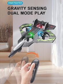 Máy bay chiến đấu điều khiển từ xa K479 cung cấp hai lựa chọn điều khiển: điều khiển bằng tay cầm và điều khiển bằng cảm biến trọng lực. Nó được trang bị hệ thống lên/xuống độ cao chỉ bằng một nút bấm, chức năng xoay 360° và tính năng bay vòng tròn. Đây cũng là một máy bay chiến đấu/trực thăng lượn bằng xốp EPP có đèn chiếu sáng. - Ngụy trang màu xanh lá cây - Xem 5