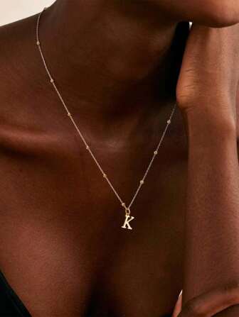 1 pezzo Collana da donna con iniziale da A a Z, placcata in oro, in acciaio inossidabile con lettera incisa, regalo di compleanno o San Valentino gioiello estetico