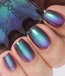 AILALUO Chrome Nail Polish Holographic Glitter Chameleon Nail Polish Shimmer Iridescent Green Blue Nail Art Varnish - Blue - View 1