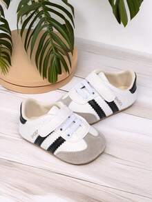 1 双幼儿男童条纹 PU 钩环软橡胶鞋底防滑舒适 0-15 个月婴儿爬行鞋，经典休闲运动鞋，适合春秋季