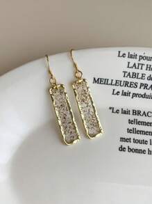 1 par de pendientes con decoración de concha dorada, adecuados para uso diario de mujeres, regalo para amigas y hermanas, regalo de cumpleaños