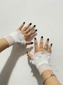 1 Pair Lolita Style Lace Ruffled Wrist Gloves Women Party Dress Accessories Fingerless Black White Lace Wrist Sleeves Cuff Decor Gloves