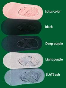 Une paire de chaussettes de haute qualité, ajoutez des points pour la remise en forme ! Conçues spécifiquement pour le yoga et le Pilates, ces chaussettes antidérapantes et respirantes sont indispensables ! Chaussettes de yoga durables et longue durée, avec impression de points antidérapants et semelle respirante, convenant aux séances de yoga et de Pilates.