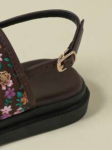Women's Bohemian Retro Random Ditsy Floral Strap Buckle Sandals With Platform, Comfortable Non-Slip Summer Beach Shoes, Casual Outdoor Wear, Coffee Brown Asymmetrical Small Flower, Size 8-10 - Coffee Brown - View 7