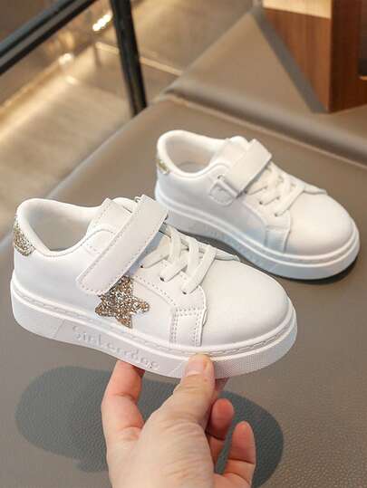 1 双女童亮片星星装饰轻便平底休闲运动鞋，舒适防滑户外鞋，四季皆宜