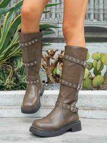 planare 女式深棕色高膝皮靴，带多扣和铆钉细节、侧拉链和粗跟，非常适合朋克风格 - 棕色 - 查看 5