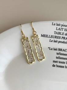 1 par de pendientes con decoración de concha dorada, adecuados para uso diario de mujeres, regalo para amigas y hermanas, regalo de cumpleaños