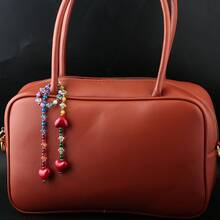 Llavero con cuentas y corazón rojo de estilo coreano Y2K, adecuado como pequeño regalo sorpresa para amigos, familiares o novia - Colgante de bolsa con cristal rosa y azul - Multicolor - Ver 4