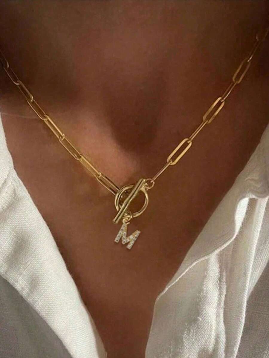 1 件金色 OT 扣项链，26 个字母 A-Z 吊坠项链，适合返校、毕业、节日礼物