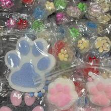 1个中号Tabas可爱猫爪减压玩具：便携式挤压玩具，适合办公桌和户外携带，理想的节日礼物，可爱有趣的装饰品，圣诞礼物，派对小礼物，圣诞袜填充物，课堂奖励，Tabas软萌玩具（果冻迷你尺寸3.5厘米。请在订购前仔细阅读。） - 多顏色 - 查看 11