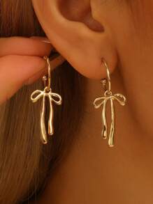 1 Pair Luxury Gold Butterfly Dangle Earrings - Versatile Design To Elevate Your Style, Suitable For Daily Outfit And Parties - Specially Crafted For Women Who Appreciate Elegance And Charm