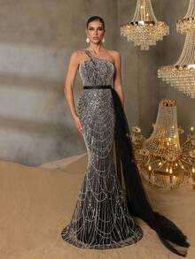 Elisanya Asymmetrisches Meerjungfrau-Abendkleid mit einem Schulterträger und drapiertem seitlichen Schleppzug - Perlenverzierte Spitzenoberteil, ausgestellter Fischschwanz-Saum, bodenlanges Abendkleid für rote Teppich Galas, schwarze Hochzeiten, Opernpremieren, Met Gala Events und formelle Staatsdiners - Schwarz und Weiss - Übersicht 1