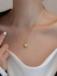 Fashionable Elegant Retro Minimalist Heart Necklace