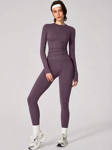 女士简约纯色运动上衣和裤子套装，适合日常瑜伽和锻炼