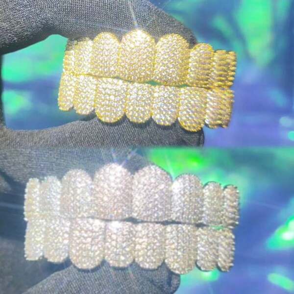 2 Pieces/Set Of Fashionable Hip-Hop Halloween Street Rap Teeth Inlaid Synthetic Cubic Zirconia Tooth Ornaments