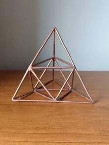 DECORATIVE IRON PYRAMID SCULPTURE - 乾枯玫瑰色 - 查看 1