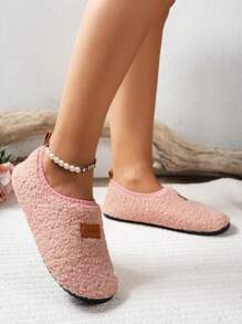 Women's Plush Slip-On Slippers With Heel Coverage, Warm Indoor Slippers For Autumn/Winter, Fashionable Moccasins