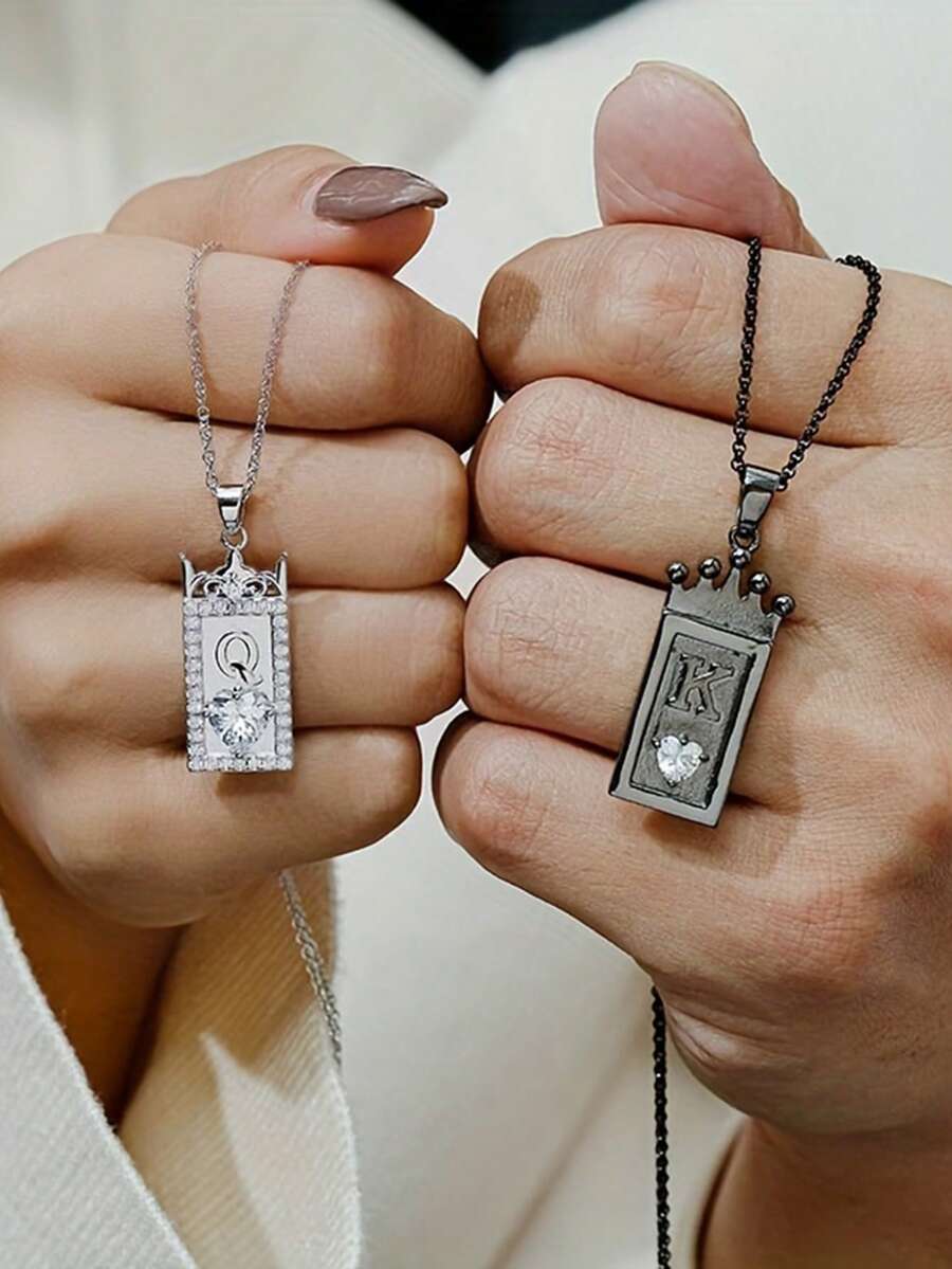 2 Pieces Fashion Couple Necklace King And Queen Pendant Necklace Unique Black And White Q&K Couple Necklace Promise Necklace Confession Necklace Fine Jewelry For Everyday Valentine's Day Wedding Birthday Anniversary Etc - Q&K情侶項鍊 - 查看 1