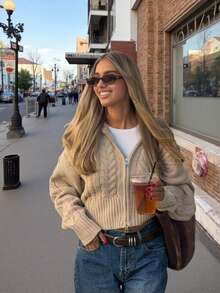 Senya 秋冬新款复古超大翻领双拉链麻花针织开衫，宽松落肩休闲开衫，日常通勤、教师、机场、冬季情人节、新年等场合皆宜 - 卡其色 - 查看 2