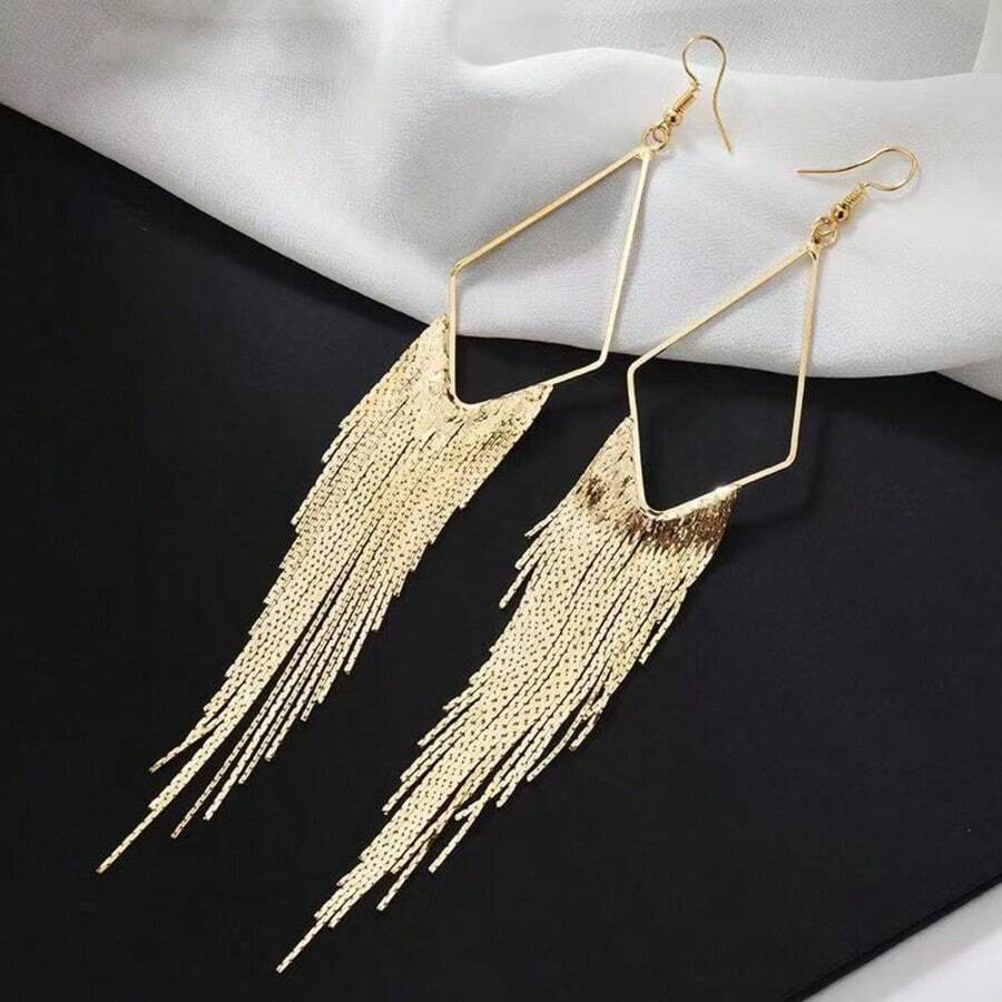 1 Pair Golden Tassel Chain Elegant & Delicate Pendant Earrings