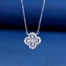 1 pieza Collar de trébol de cuatro hojas de plata de ley Collar de cadena de clavícula de lujo ligero con circonita adecuado para la ropa diaria de las mujeres