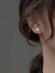 1 par de pendientes minimalistas de flor de cerezo de circonita para mujer, pendientes pequeños de flor brillante de circonita incrustada en cobre, de moda y versátiles