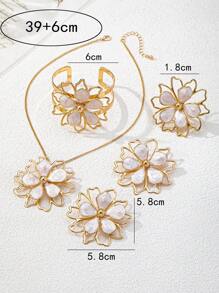 1 Set Elegante y Versátil de Joyería Geométrica con Diseño Calado Floral, que incluye Brazalete Ajustable, Anillo, Collar y Aretes para Mujer