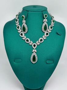 4 pièces Ensemble de bijoux de luxe pour femmes comprenant un collier, des boucles d'oreilles, une bague et un bracelet avec zirconium cubique vert. Convient pour les événements formels, les mariages, les mariées et les vacances. Coffret cadeau exquis