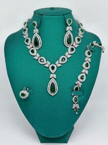 4 pièces Ensemble de bijoux de luxe pour femmes comprenant un collier, des boucles d'oreilles, une bague et un bracelet avec zirconium cubique vert. Convient pour les événements formels, les mariages, les mariées et les vacances. Coffret cadeau exquis