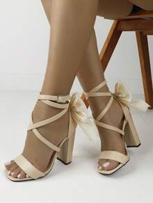 Timesize 女士花卉蝴蝶结凉鞋，杏色粗跟办公室正式婚礼工作鞋，超高跟鞋夏季新品