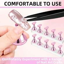 [2 Set Pro Kit]Nail Stand With Magnetic Base & 100 PCS Double Sided Tape - Adjustable Press On Nail Holder Stand, Nail Practice Hand Model For Painting & Display (Pink). Complete Nail Art Studio Set For Home DIY, Beginner Training & Salon Use. 360° Rotating Stand With Non-Slip Base + Removable Finger Inserts. Perfect For Press On Nail Application, Nail Art Practice, Gel Polish Training, Acrylic Nail Display, Nail Photography & Organization. Ideal For Nail Technicians, Nail Art Students, DIY Enthusiasts & Home Salon Starters - 1 - 查看 4