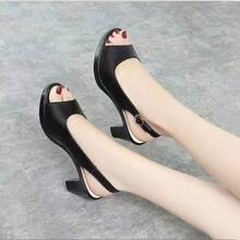 Tacones gruesos con hebillas de cabeza redonda y zapatos vacíos temperamento dama tacones altos boca tacones altos sandalias,Sandalias de tacón para mujer - Negro - Ver 3