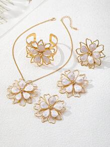 1 Set Elegante y Versátil de Joyería Geométrica con Diseño Calado Floral, que incluye Brazalete Ajustable, Anillo, Collar y Aretes para Mujer