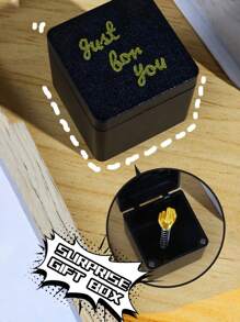 惊喜礼盒，完美的恶作剧手形弹出式礼物，成人礼盒，新奇有趣的圣诞恶作剧中指手形雕像，为您的母亲、父亲、妻子、女友、男友、丈夫或朋友的生日、派对或休闲聚会增添趣味，用这款迷人又奇特的礼盒增添惊喜、欢乐、恶作剧、趣味礼物，母亲节毕业礼物