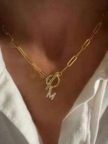 1 件金色 OT 扣项链，26 个字母 A-Z 吊坠项链，适合返校、毕业、节日礼物