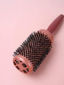 1 chiếc lược cuốn tóc Stylance dùng trong salon, công nghệ ion âm nano, thân bằng nhôm mạ gốm vàng hồng, lông nylon, cán bọc cao su ABS màu đỏ gạch. - Rỉ Nâu - Xem 6