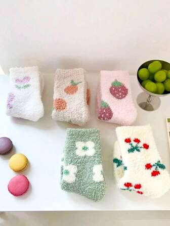 5 双装女士樱桃果彩色珊瑚绒保暖睡眠袜，蓬松中筒袜