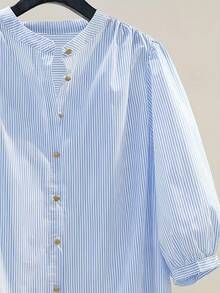 女士浅蓝色条纹宽松休闲短袖衬衫