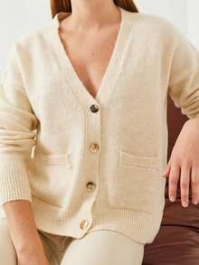 Women's Buttons Pocket Drop-Shoulder Plush Cardigan, Long-Sleeved Tops - Krem - View 1