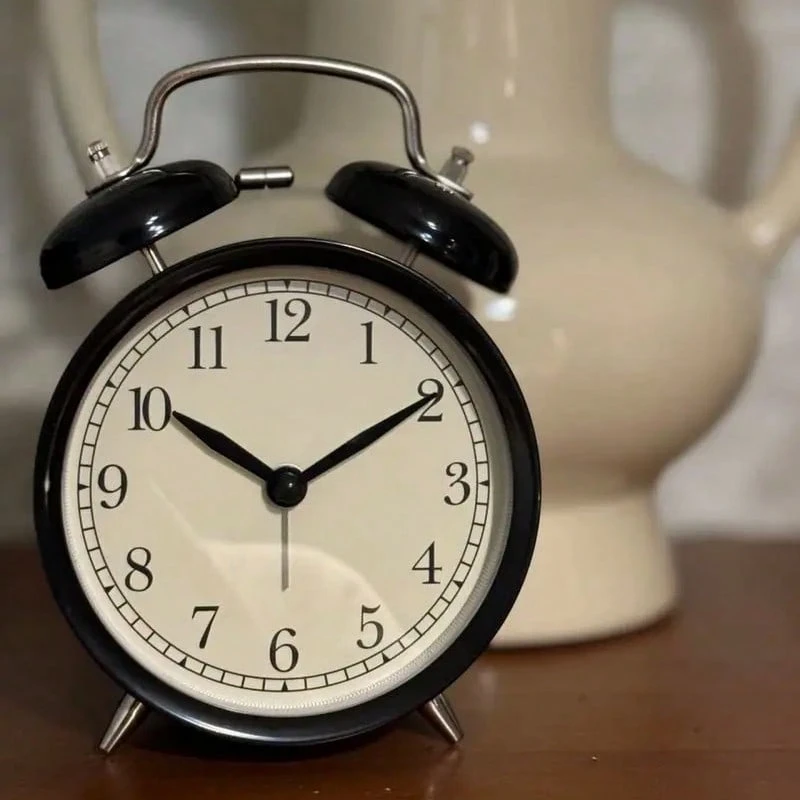 IKEA DEKAD 鬧鐘 靜音簡約 學生兒童 創意夜光 10cm小型 臥室床頭桌鐘 - 黑色 105.404.80 - 查看 1