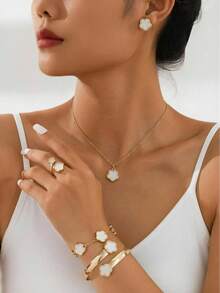 Set de 6 piezas de joyas estilo coreano con flores de la suerte, incluyendo aretes, collar, pulsera y anillo. Conjunto de joyas de moda adecuado para el Día de San Valentín, uso diario y regalos de festivales.