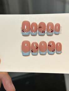 10 miếng dán móng tay kiểu Pháp màu xanh dương họa tiết quả anh đào 3D, nghệ thuật móng tay anh đào ngọt ngào cổ điển, kiểu Pháp vuông dài vừa phải, tối giản, dễ thương, làm thủ công, phủ kín toàn bộ móng, móng gel kiểu Pháp màu xanh dương bóng, nghệ thuật móng tay kiểu Âu Mỹ ngọt ngào và quyến rũ, nghệ thuật móng tay mùa hè, nghệ thuật móng tay mùa xuân dễ thương kiểu INS, hình miệng vịt, nghệ thuật móng tay 3D trái cây thanh lịch kiểu nghỉ dưỡng tối giản cao cấp, nghệ thuật móng tay dễ thương và quyến rũ, kiểu INS 3D quả anh đào đỏ, phù hợp cho phụ nữ và các cô gái sử dụng hàng ngày và dự tiệc, móng giả phủ kín toàn bộ móng, dụng cụ làm móng dài, móng giả làm thủ công. - Nhiều màu - Xem 3