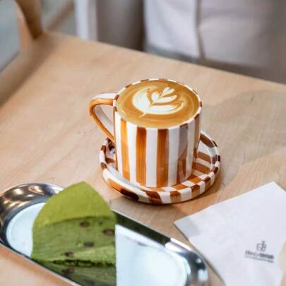 Classic Striped Ceramic Coffee Cup & Saucer Set, Nordic Minimalist Retro Homestyle Water Mug, Office Use Latte, Coffee Cup, Cold Brew Tea Cup, Suitable For Middle Eastern Tea, Arabic Coffee, Large Capacity American Coffee Mug, Great Gift For Friends And Relatives