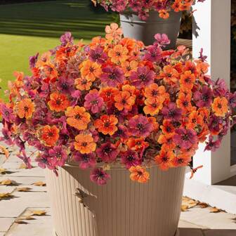 12 piezas de flores artificiales para decoración exterior, flores de margarita falsas para decoración de primavera, hojas de eucalipto de seda realistas, crisantemos artificiales para maceta, porche delantero, patio, jardín (naranja, marrón, amarillo)
