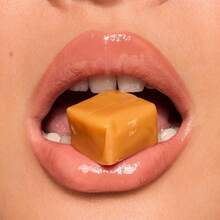 ColourPop Fresh Kiss Glossy Lip Balm - Hydrating Lip Care Enriched With Peptides, Hyaluronic Acid, Shea Butter & Vitamin E For An Ultra-Cushiony Formula - Watermelon Sugar (0.49 Oz) - Caramel Latte (2) - 查看 4